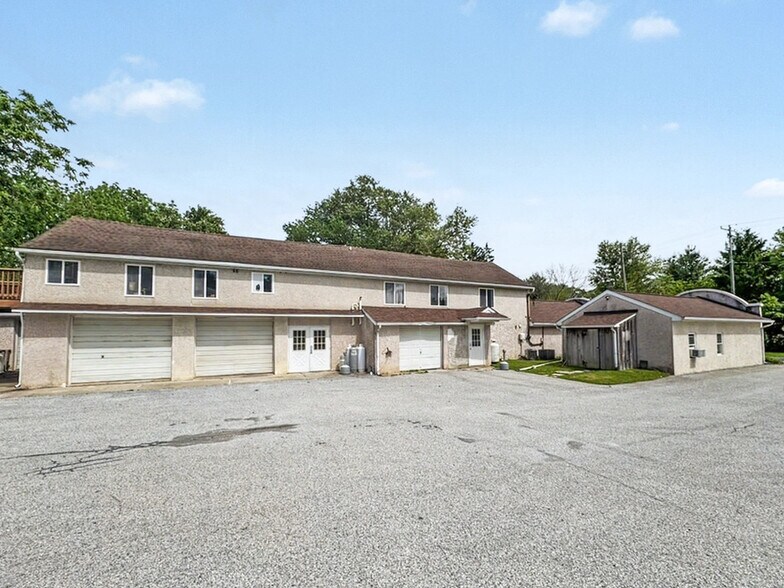 More Photos Of 421 W Street Rd, Kennett Square Showroom For Sale
