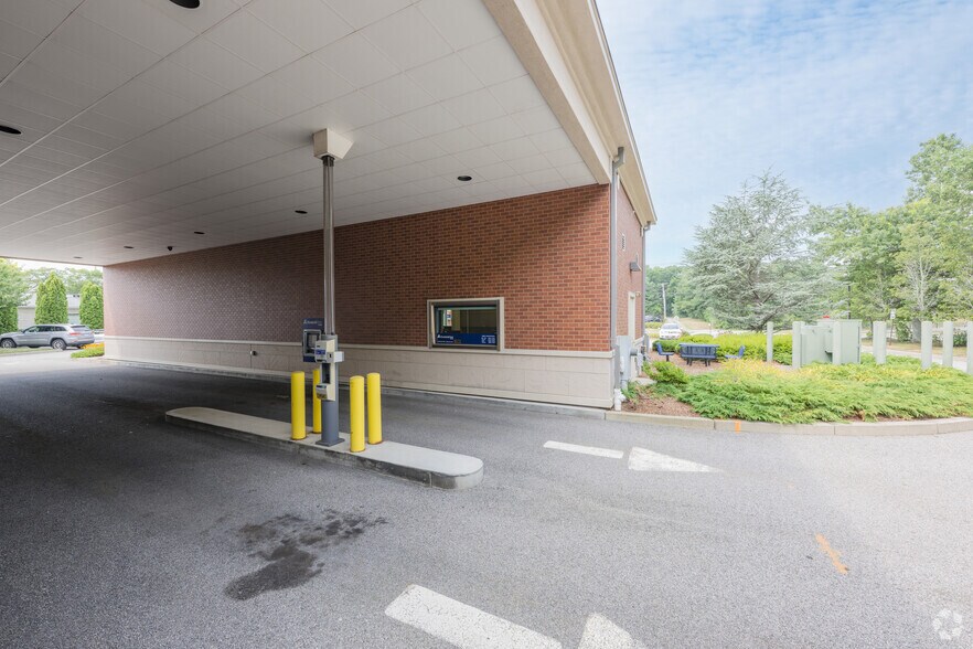 More Photos Of 5750 Post Rd, East Greenwich Medical For Sale