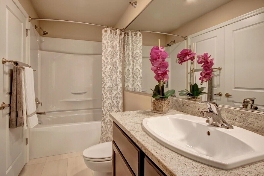 More Photos Of 8617 Edinbrook Xing, Brooklyn Park Apartments For Sale