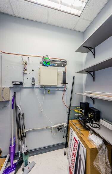 More Photos Of 3937 Tampa Rd, Oldsmar Medical For Lease