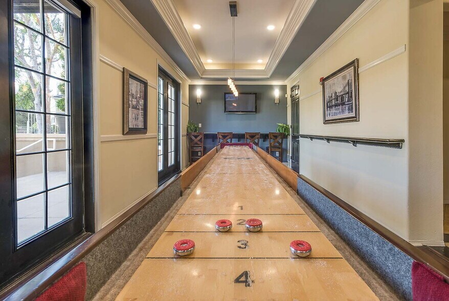 More Photos Of 31 E MacArthur Crescent Dr, Santa Ana Apartments For Lease