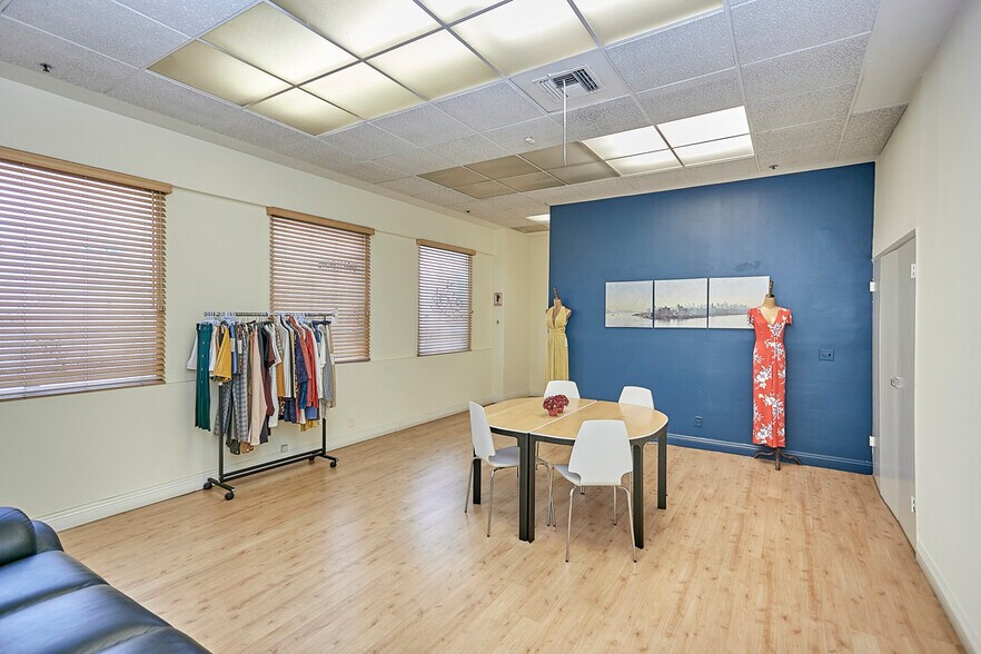 More Photos Of 164 W Jefferson Blvd, Los Angeles Warehouse For Sale