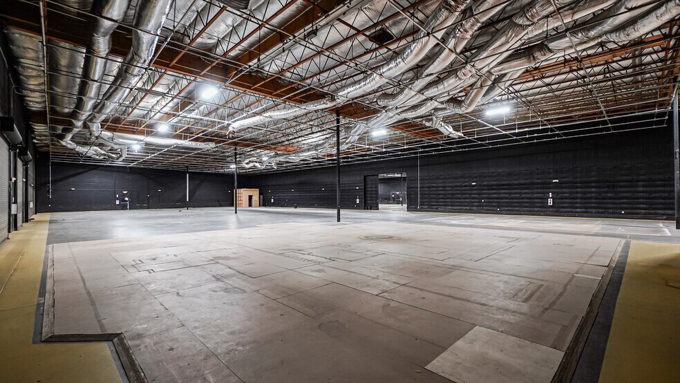 More Photos Of 10500 Orbital Way, Pacoima Manufacturing For Lease