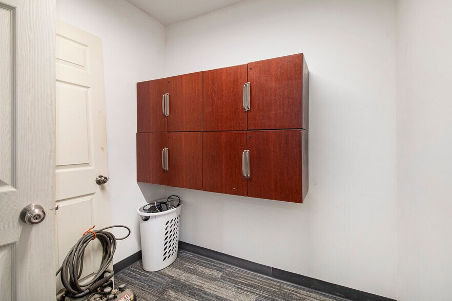 More Photos Of 9486 S Meridian Rd, Clarklake Light Manufacturing For Sale