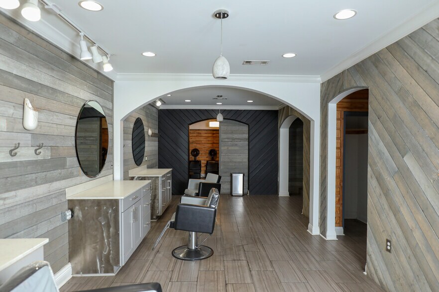 More Photos Of 3871 Gentilly Blvd, New Orleans Freestanding For Sale