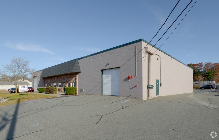 More Photos Of 30 Woodrock Rd, Weymouth Warehouse For Lease