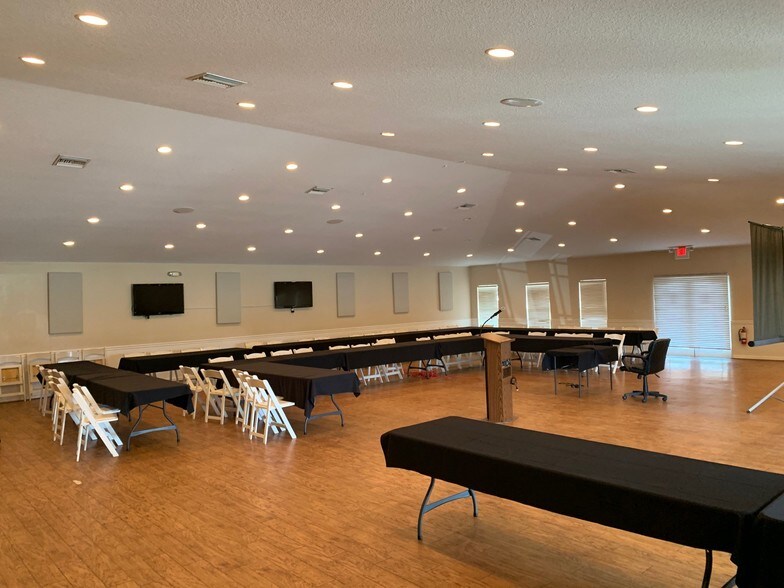 More Photos Of 2421 Tamiami Trl, Port Charlotte Office For Sale