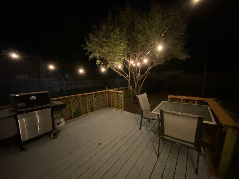 More Photos Of 227 Elm St, McKinney Freestanding For Sale