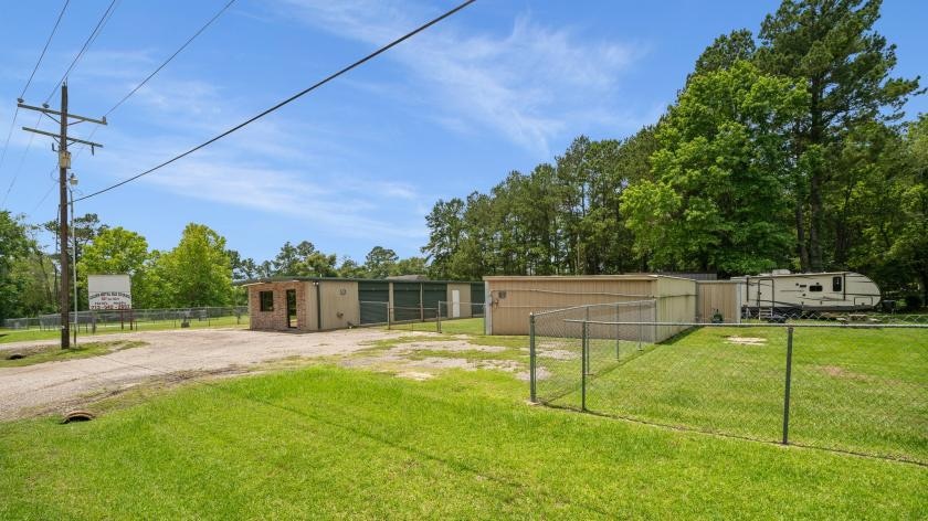 More Photos Of 16100 Firetower Rd, Conroe Self Storage For Sale