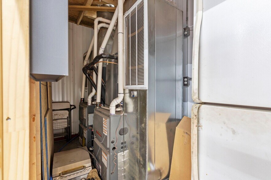 More Photos Of 317 US-60, Billings Truck Terminal For Sale