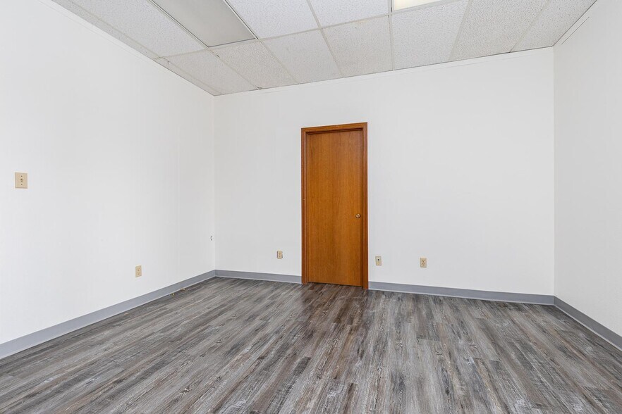 More Photos Of 320 N Johnson St, Kennewick Office For Sale