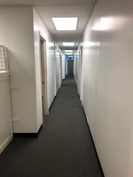 More Photos Of 1 Appian Way, Worcester Manufacturing For Sale