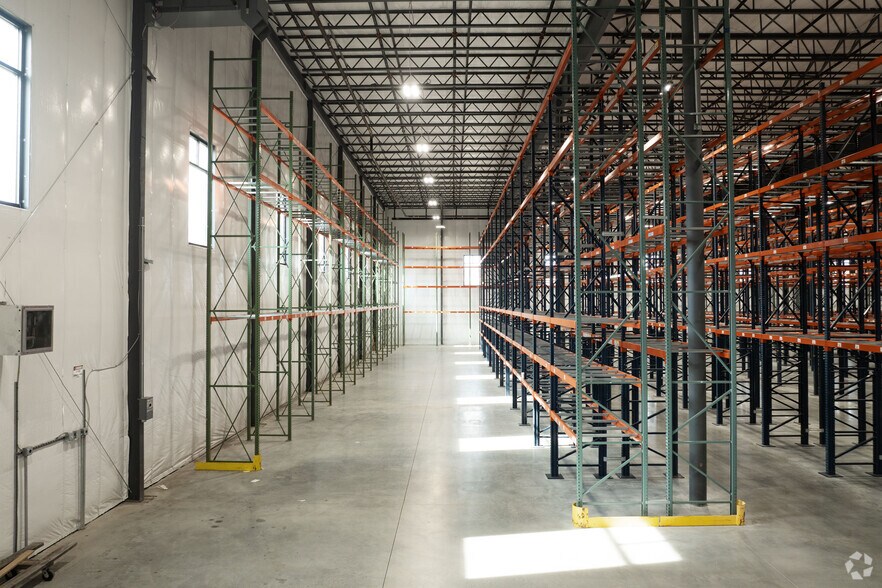 More Photos Of 42 Corporate Circle, Albany Manufacturing For Lease