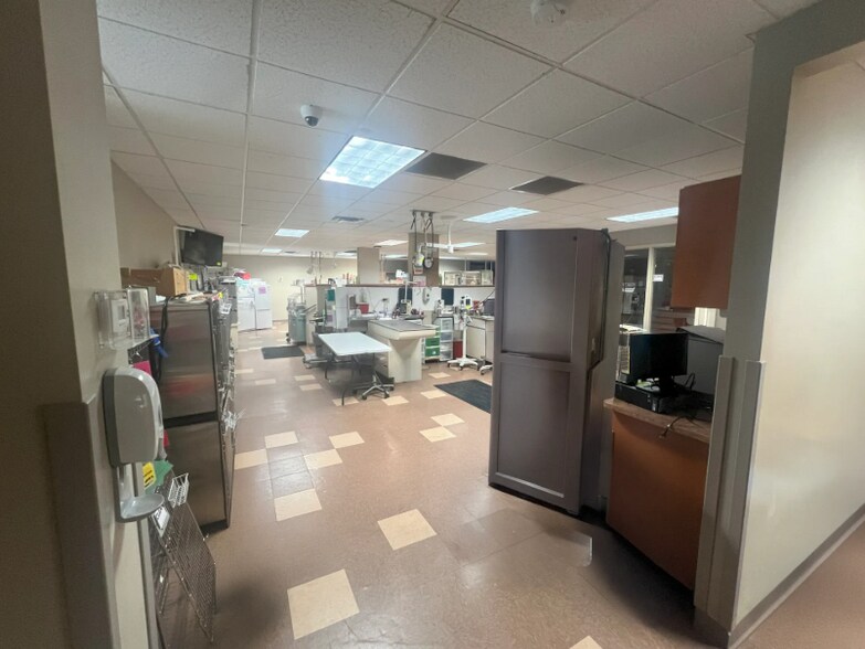 More Photos Of 318 Northern Blvd, Clarks Summit Medical For Lease