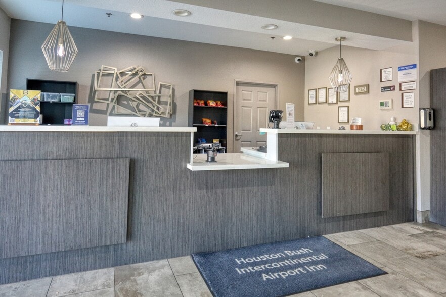 More Photos Of 18032 McKay Dr, Humble Hotel For Sale