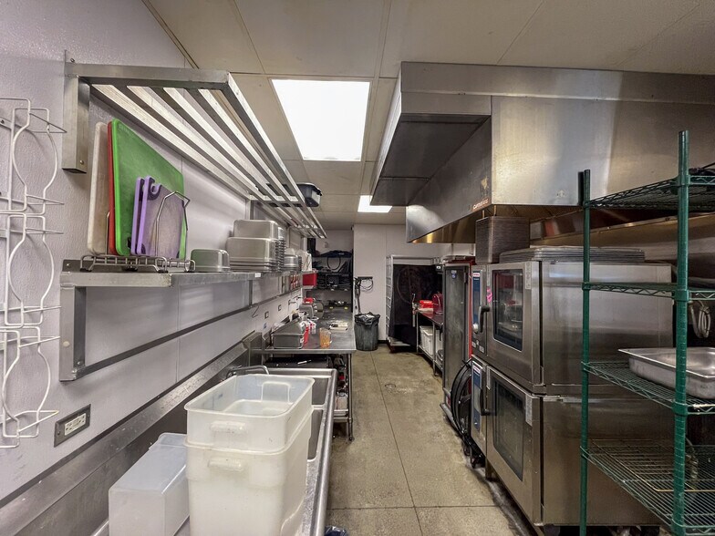 More Photos Of 1423 W Appleway Ave, Coeur d'Alene Fast Food For Sale