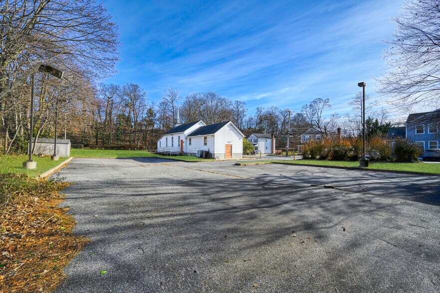 More Photos Of 109 Roslyn Rd, Roslyn Heights Religious Facility For Lease