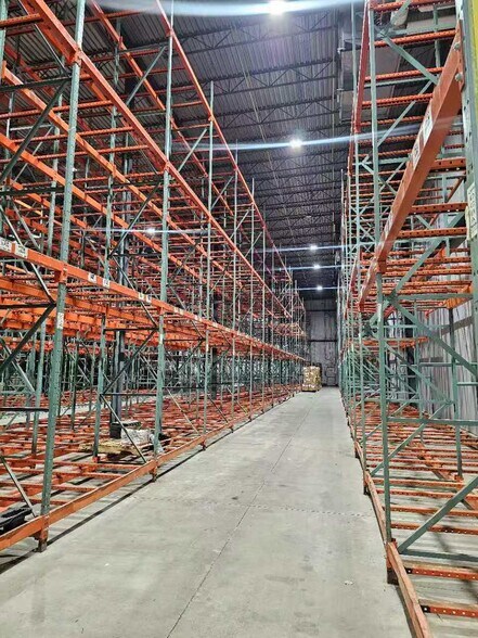 More Photos Of 17655 Cumberland Rd, Noblesville Warehouse For Lease