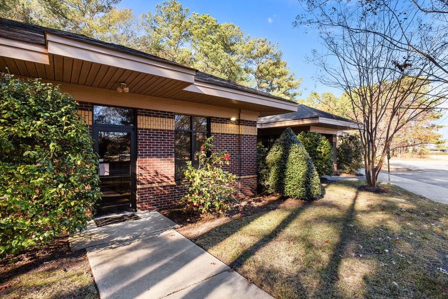 More Photos Of 2223 Hemby Ln, Greenville Medical For Sale