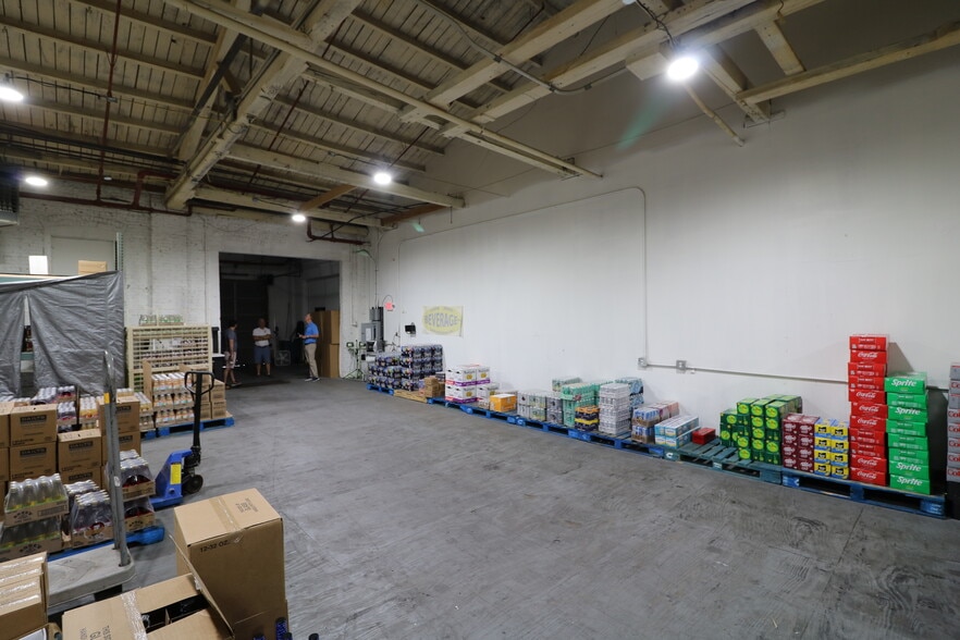 More Photos Of 703 Van Rossum Ave, Beverly Industrial For Sale