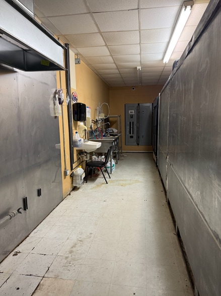More Photos Of 8524 Us Highway 280 E, Ellabell Freestanding For Lease
