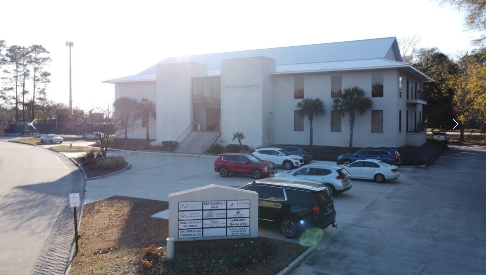 More Photos Of 111 N Causeway Blvd, Mandeville Office For Lease