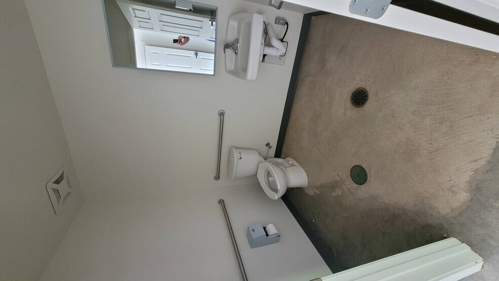 More Photos Of 3124 Balis, Baton Rouge Warehouse For Lease