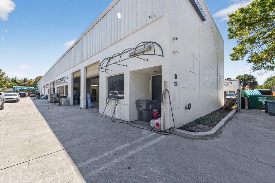 More Photos Of 170 Business Park Way, Royal Palm Beach Warehouse For Lease