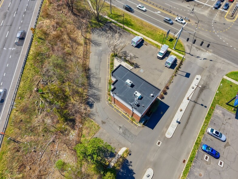 More Photos Of 613 Queen St, Southington Storefront For Sale