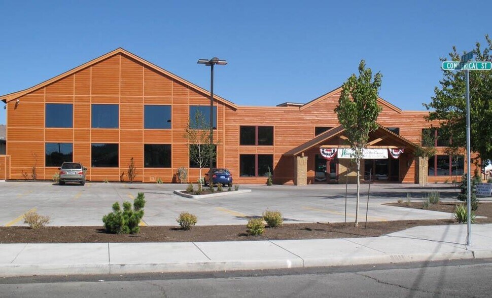 More Photos Of 735 Commercial St, Klamath Falls Office For Lease
