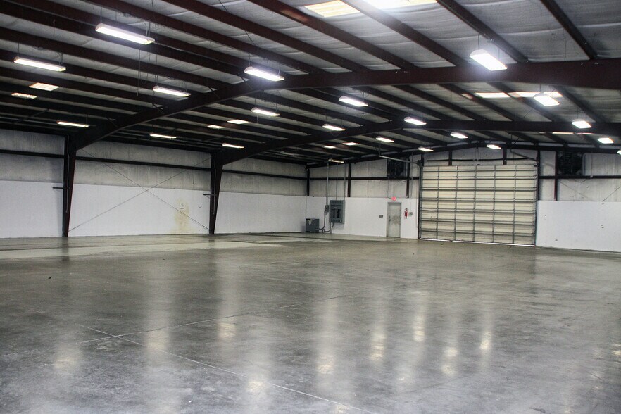 More Photos Of 1207 Butler St, Oxford Warehouse For Sale