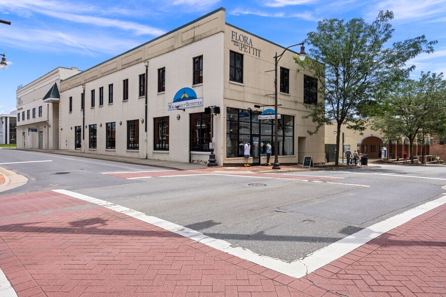 More Photos Of 90 N Main St, Harrisonburg Office For Sale
