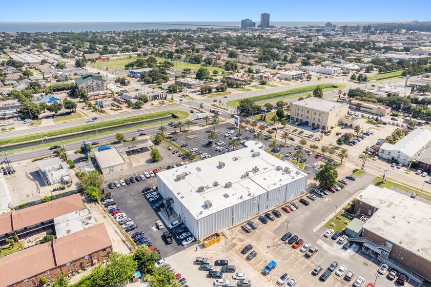 More Photos Of 3908 Veterans Memorial Blvd, Metairie General Retail For Sale