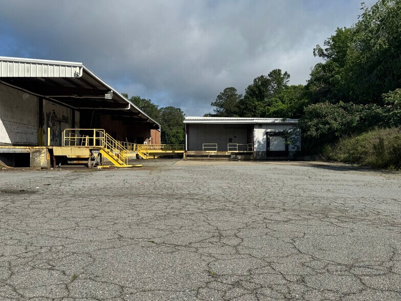 More Photos Of 2255 Gray Hwy, Macon-Bibb Service For Sale