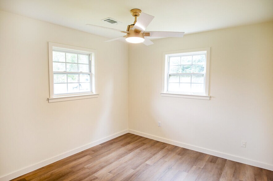 More Photos Of 1733 Main Rd, Johns Island Office For Sale