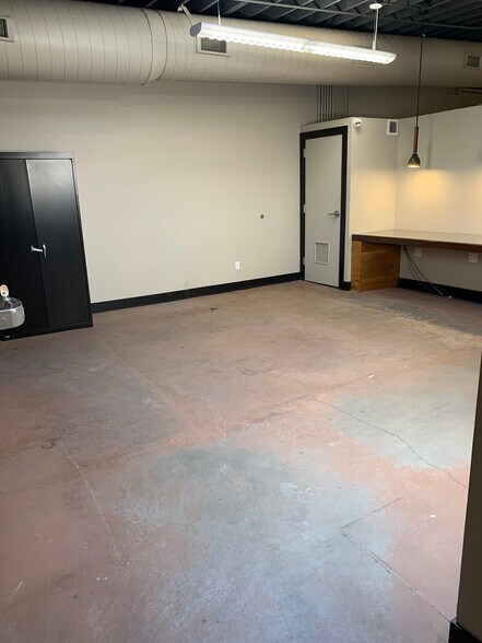 More Photos Of 486 S Broadway, Denver Storefront For Lease