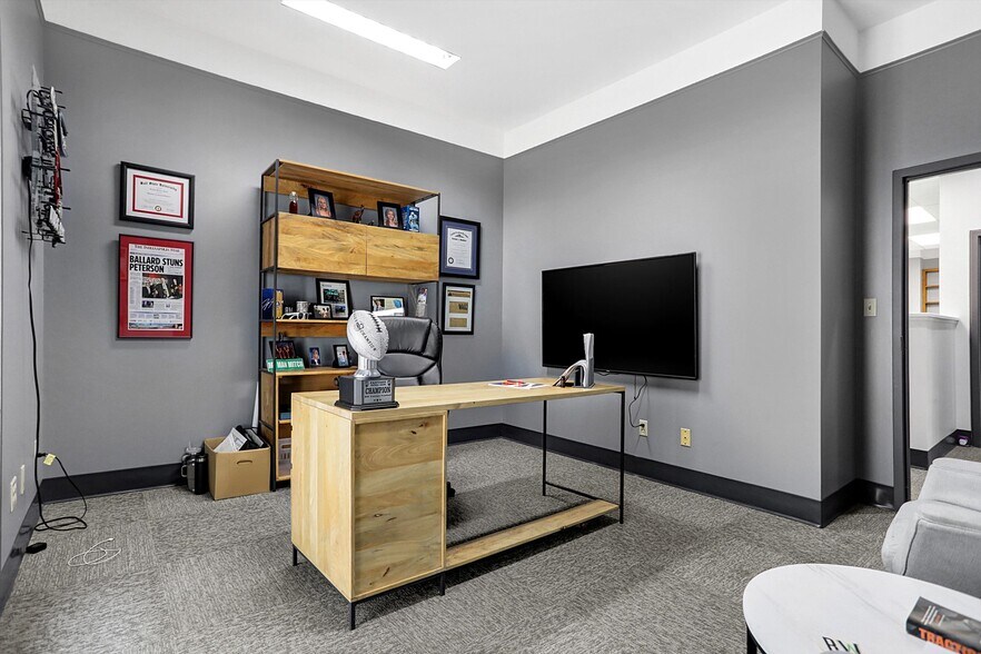 More Photos Of 615 Russell Ave, Indianapolis Medical For Sale