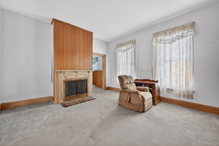 More Photos Of 222 W Saint Louis St, Pacific Office For Sale