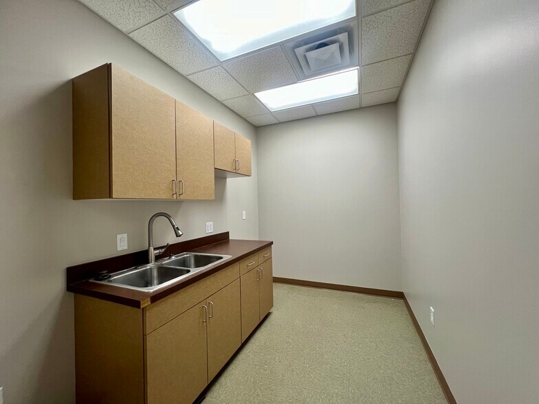 More Photos Of 600 Riverfront Dr S, Mankato Unknown For Lease