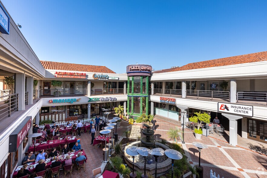 More Photos Of 17157-17253 Ventura Blvd, Encino Unknown For Lease