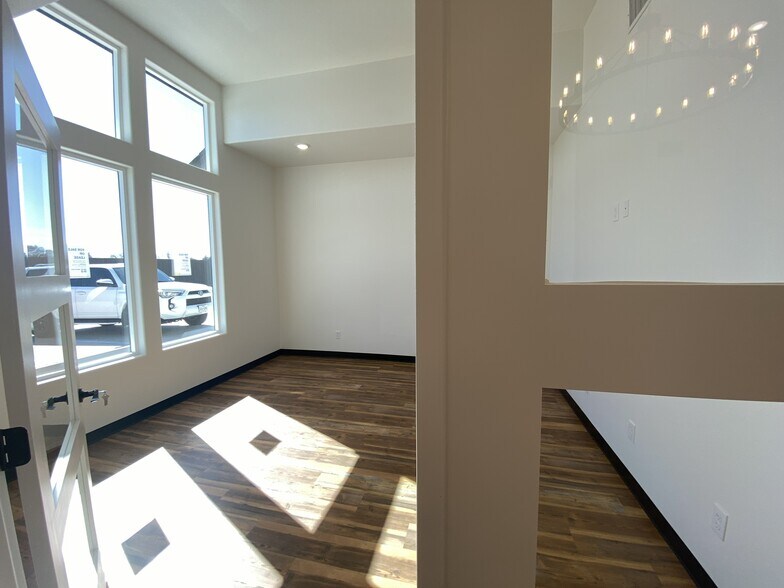 More Photos Of 11702 Frankford Ave, Lubbock Medical For Sale