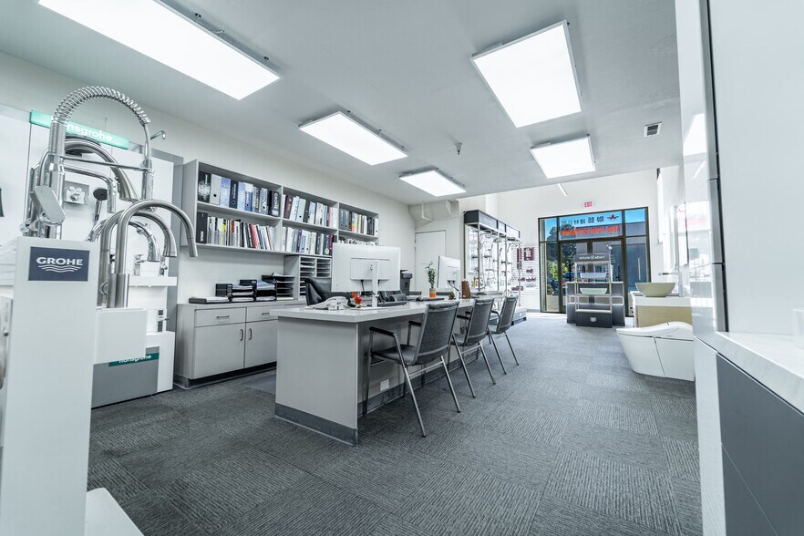 More Photos Of 1435 Huntington Ave, South San Francisco Showroom For Sale