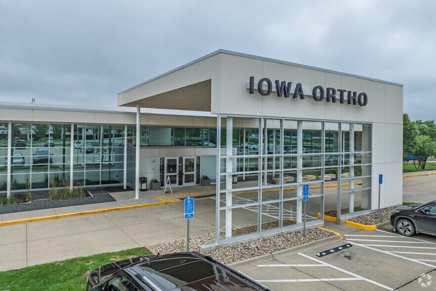 More Photos Of 450 Laurel St, Des Moines Office For Sale