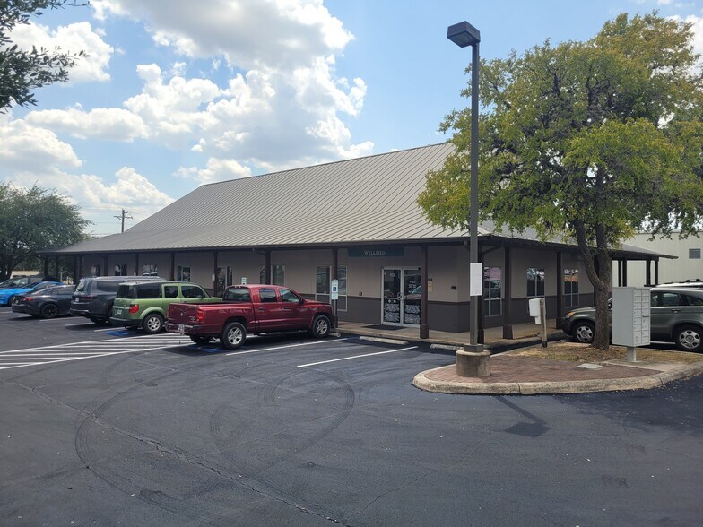 More Photos Of 124 E Bandera Rd, Boerne Medical For Sale