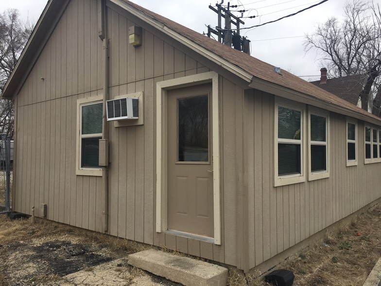 More Photos Of 25975-25980 N Diamond Lake Rd, Mundelein Medical For Lease