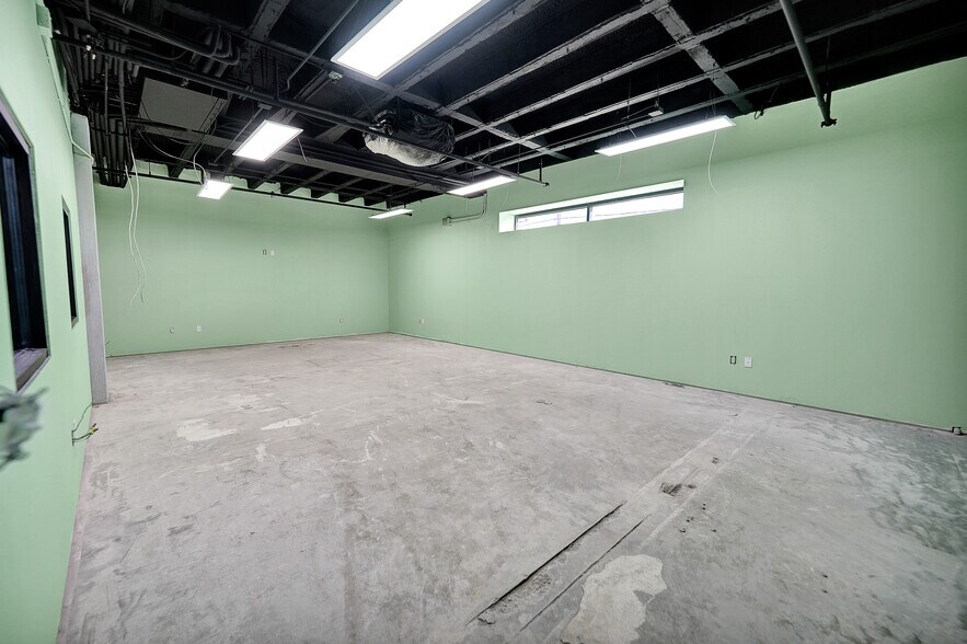 More Photos Of 201 E Illinois Ave, Midland Office For Sale