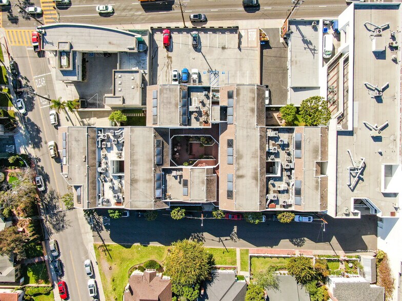 More Photos Of 2200 Pacific Coast Hwy, Hermosa Beach Office For Lease