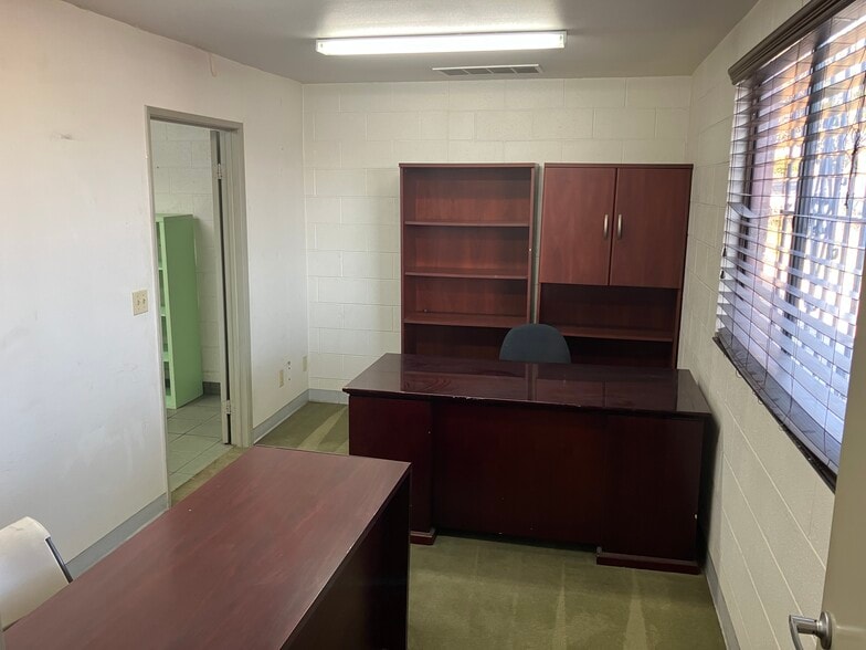 More Photos Of 1533 Wilson Ave, National City Manufacturing For Lease