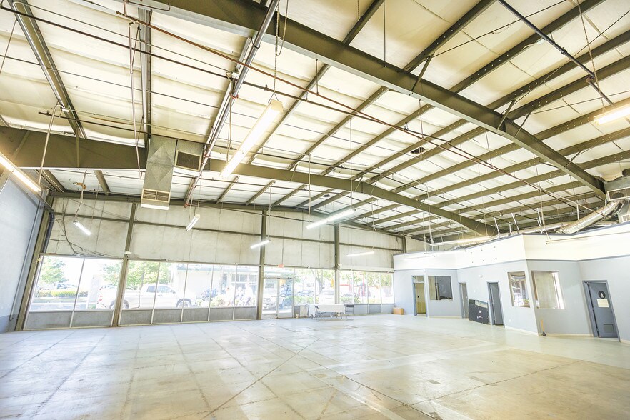 More Photos Of 1705-1715 I St, Sacramento General Retail For Lease