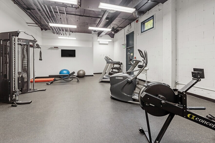 More Photos Of 2255 Carling Ave, Ottawa Office For Lease